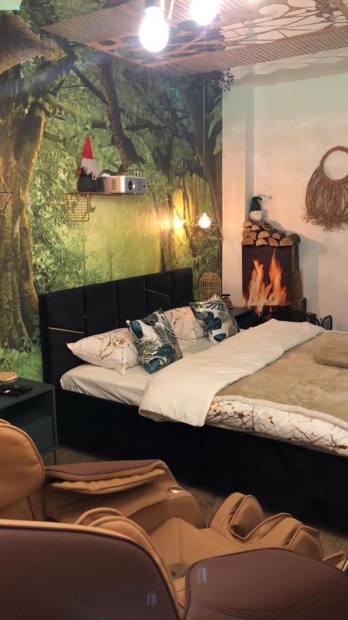 Wola Wyjatkowe: Luxe Studio with Jacuzzi, Sauna & Prosecco Warsaw Exterior photo