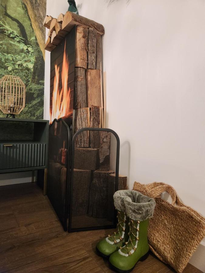 Wola Wyjatkowe: Luxe Studio with Jacuzzi, Sauna & Prosecco Warsaw Exterior photo